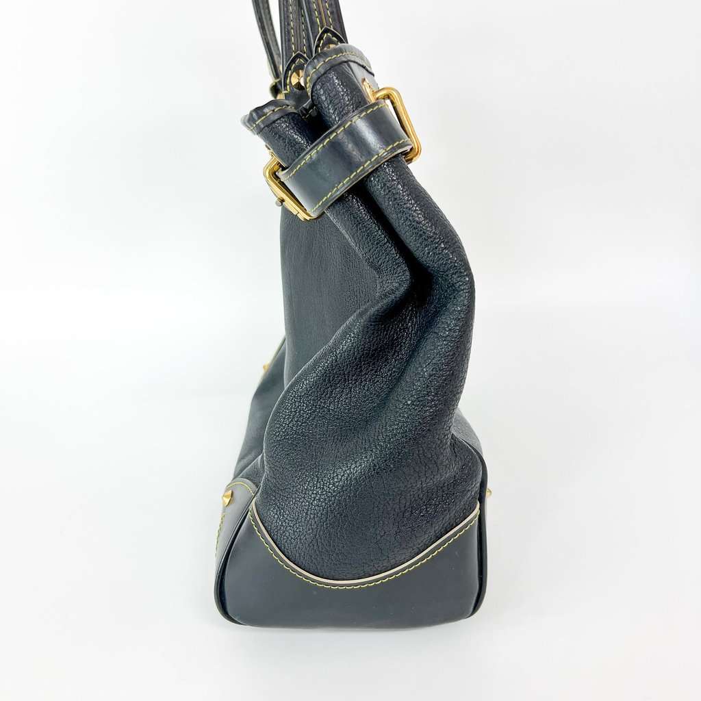 Louis Vuitton Suhali Le Fabulous Black Black Leather Fair - Model View