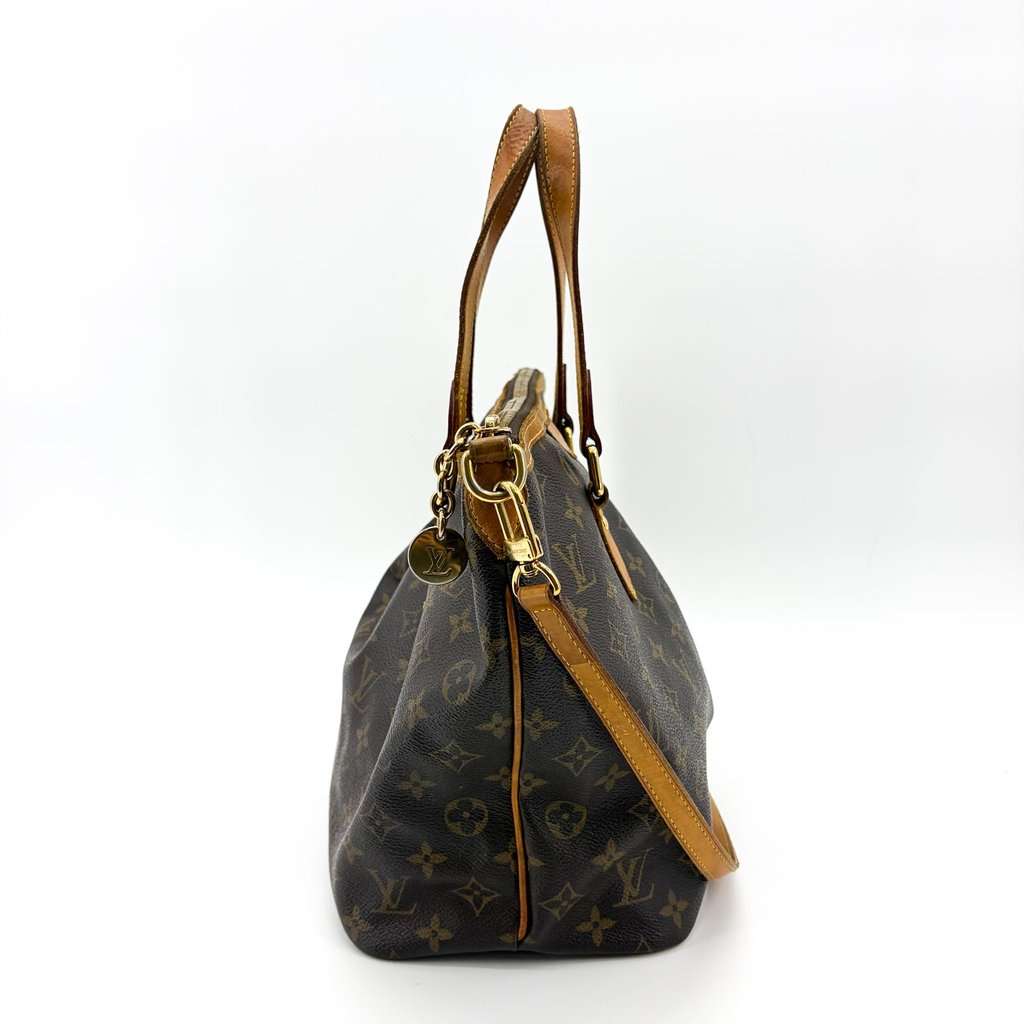 Louis Vuitton Monogram Retiro PM Brown Beige Leather Fair - Model View