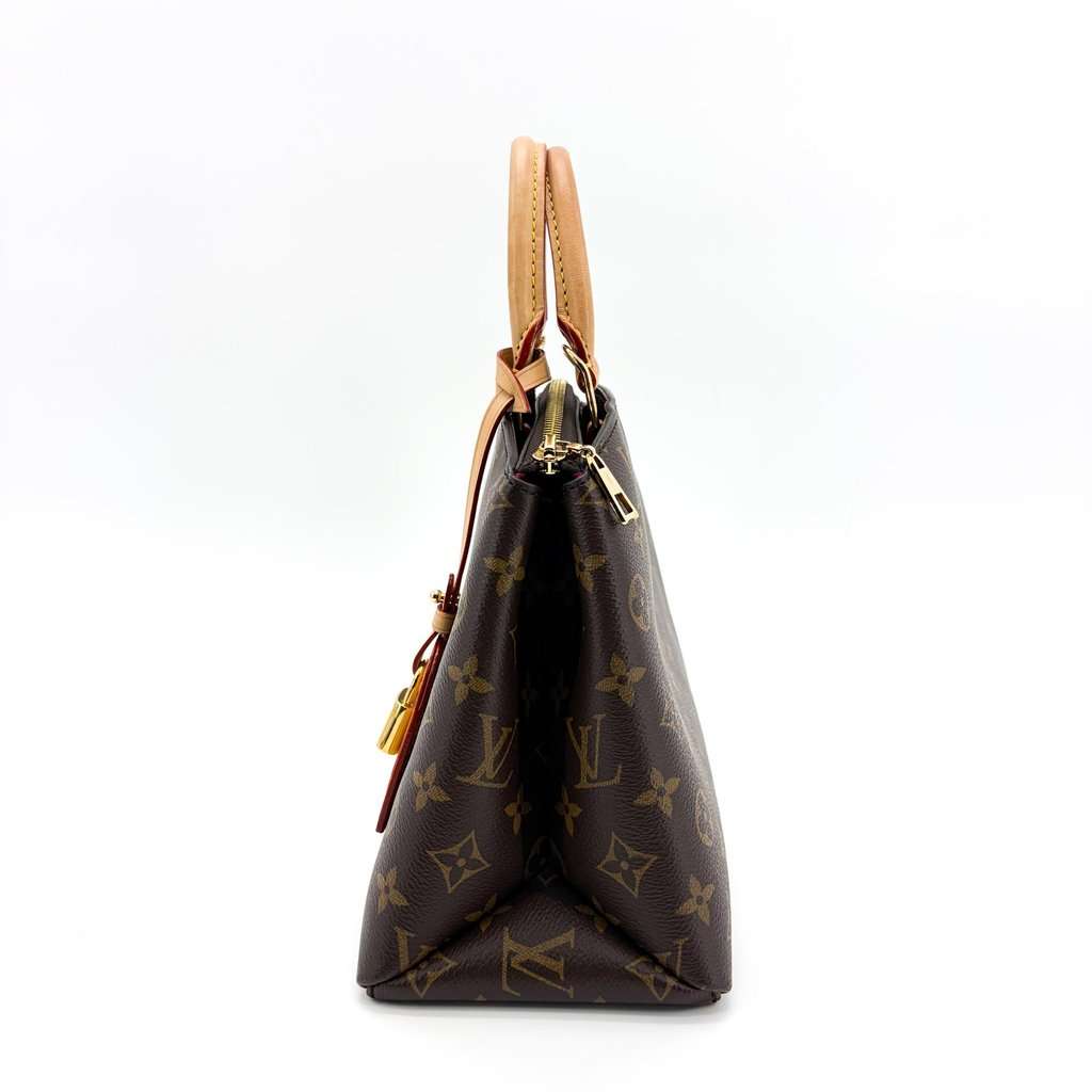 Louis Vuitton Montaigne MM Monogram Beige Canvas Very good - Model View