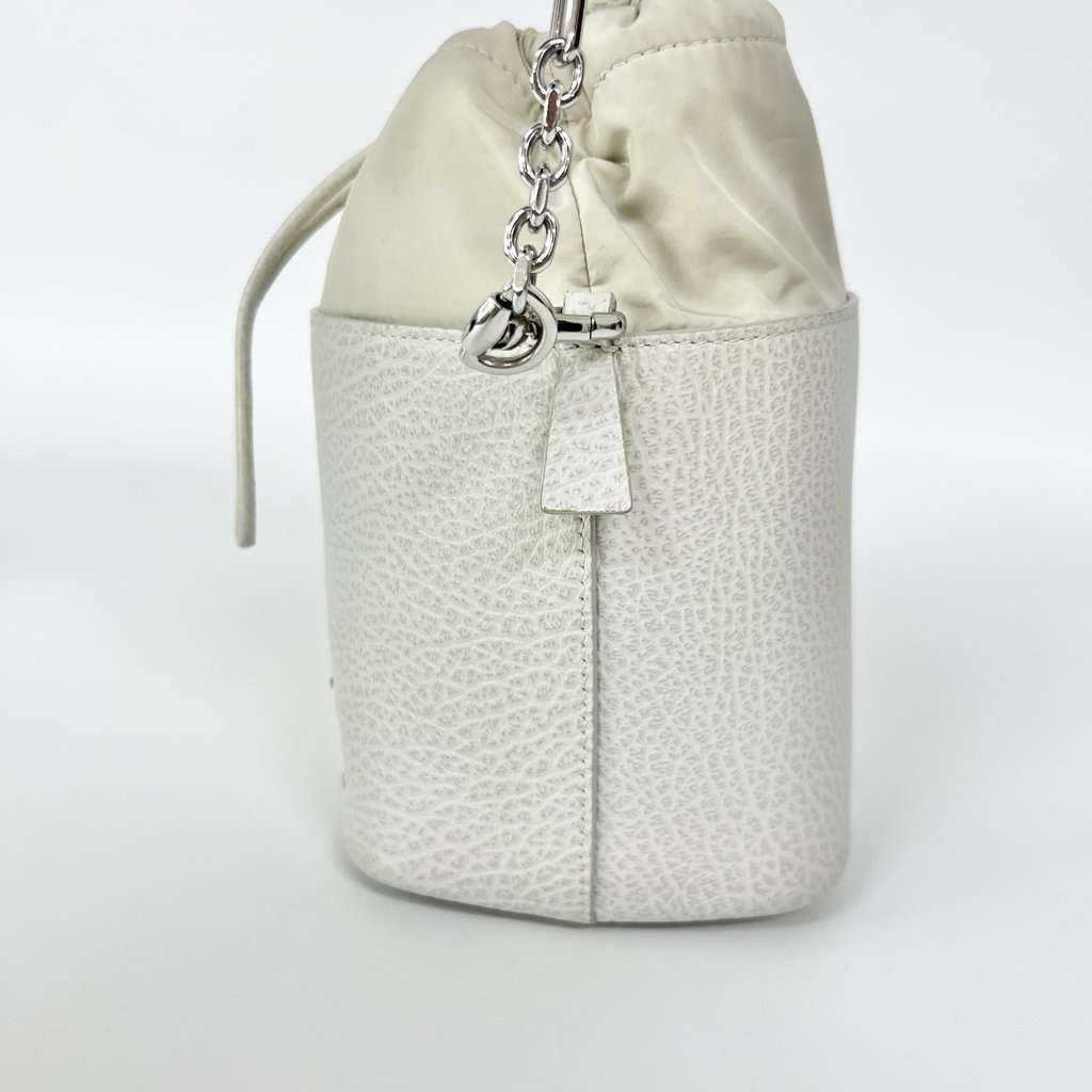 Maison Margiela 5AC Small Bucket Bag White Canvas Good - Model View