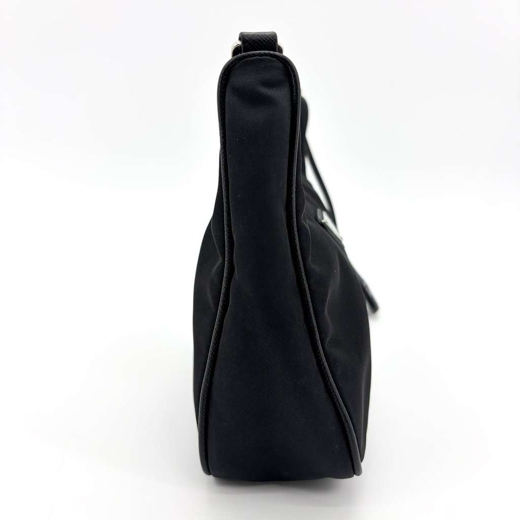 Prada Re-edition 2005 Nylon Shoulder Bag Black Black Polyamide Good - Box View