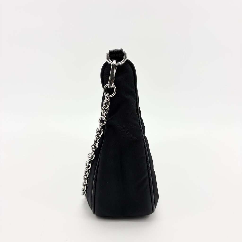 Prada Re-edition 2005 Re-Nylon Chain Mini Bag Black Black Polyamide Good - Model View