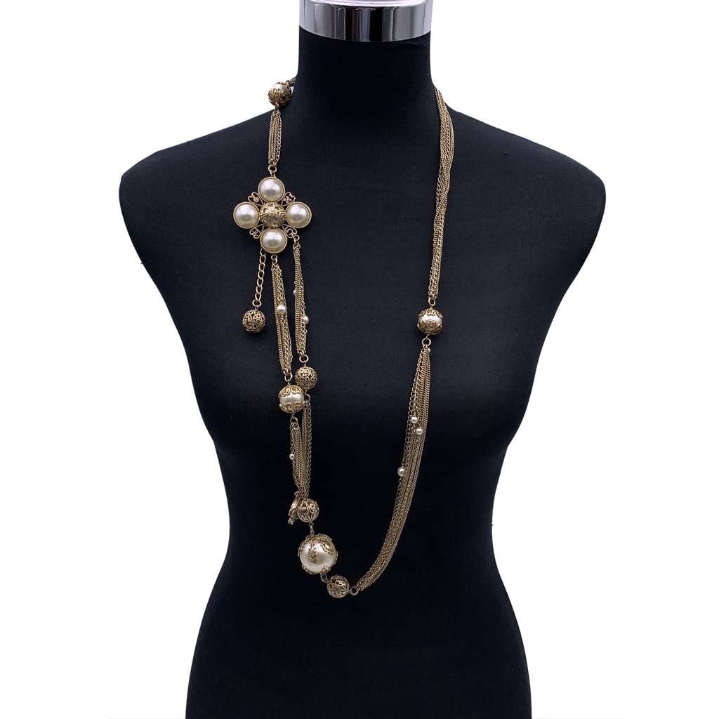 Chanel Necklace Gold Lace Good - Back View