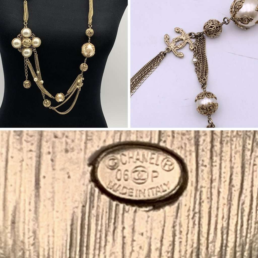 Chanel Necklace Gold Lace Good - Box View