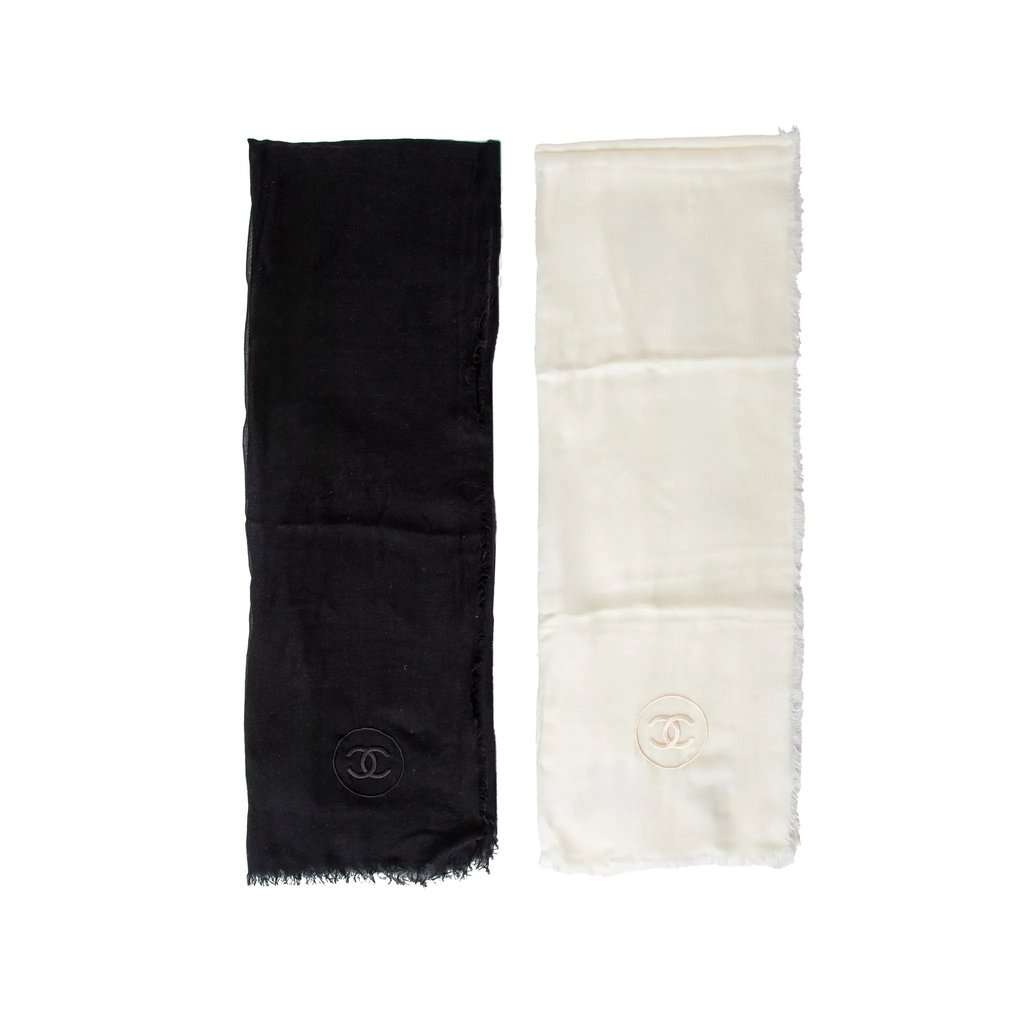 Chanel Scarves Set - '00s Black Wool Good - Front View