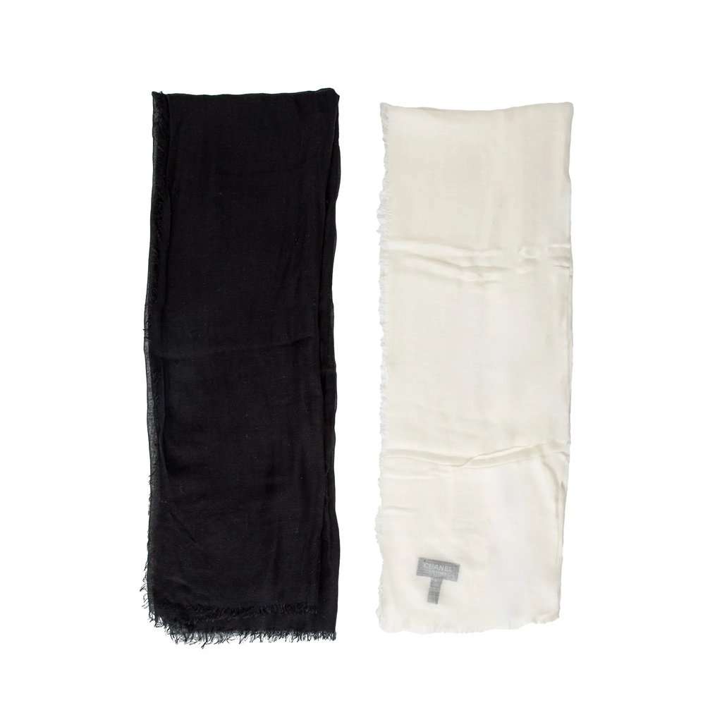 Chanel Scarves Set - '00s Black Wool Good - Back View