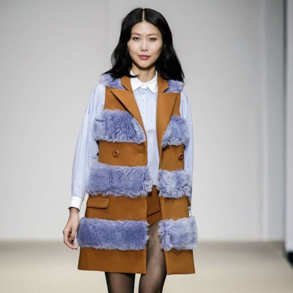 Unsigned Vivetta Faux Fur Panelled Vest - '10s Camel Wool Good - Back View