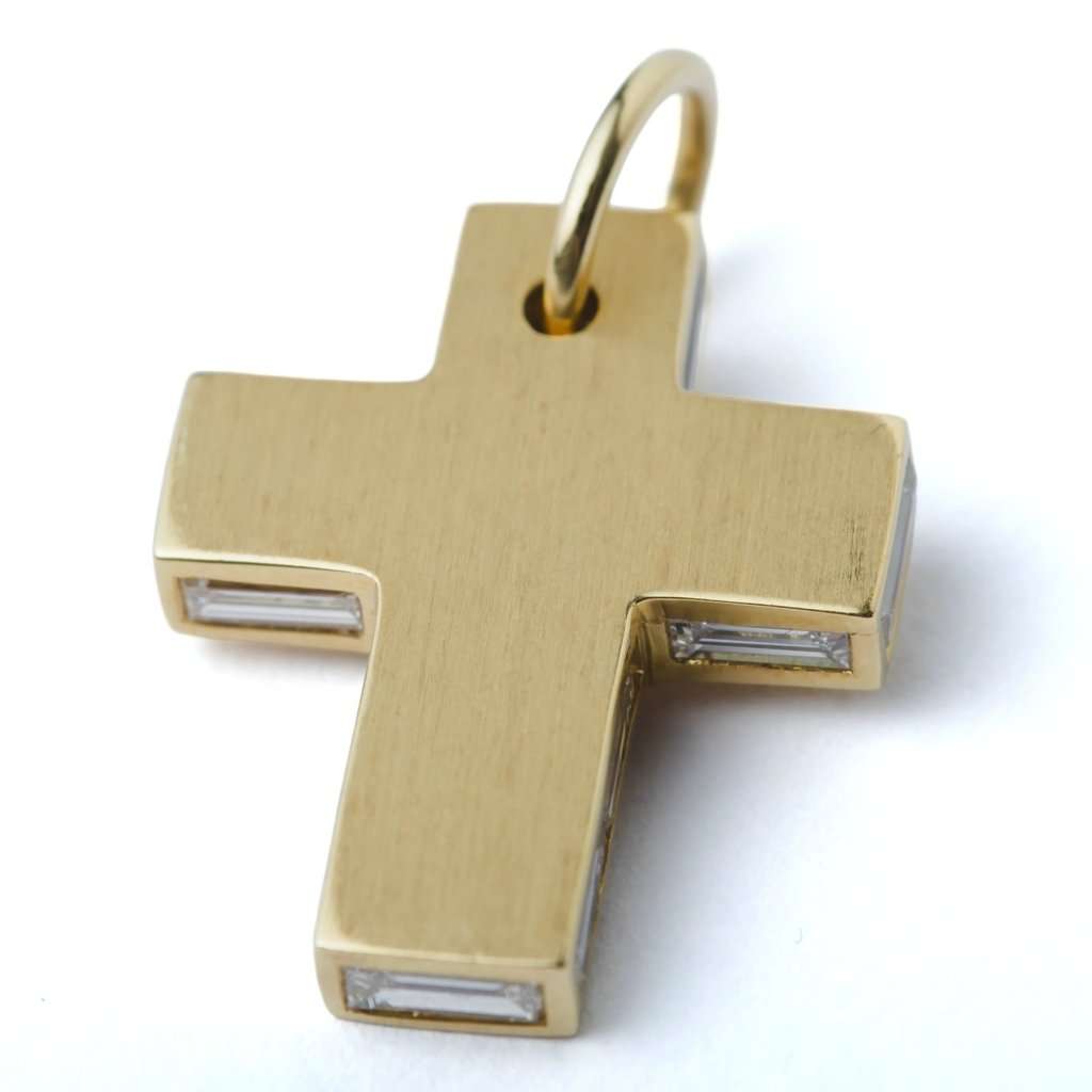 Unsigned Vintage Yellow Gold Cross Pendant with Baguette Diamonds - '90s Yellow Good - Front View