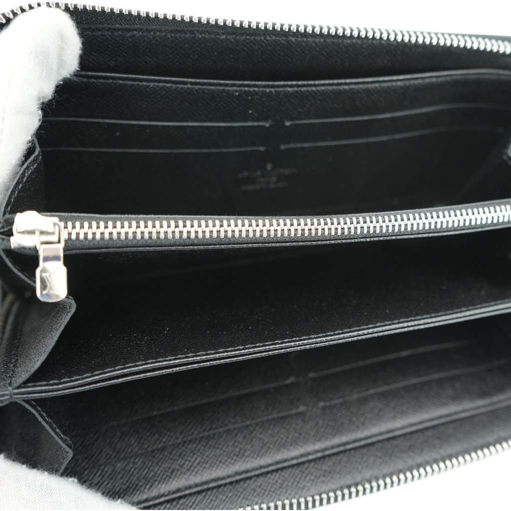 Louis Vuitton Wallet Black Leather Good - Box View