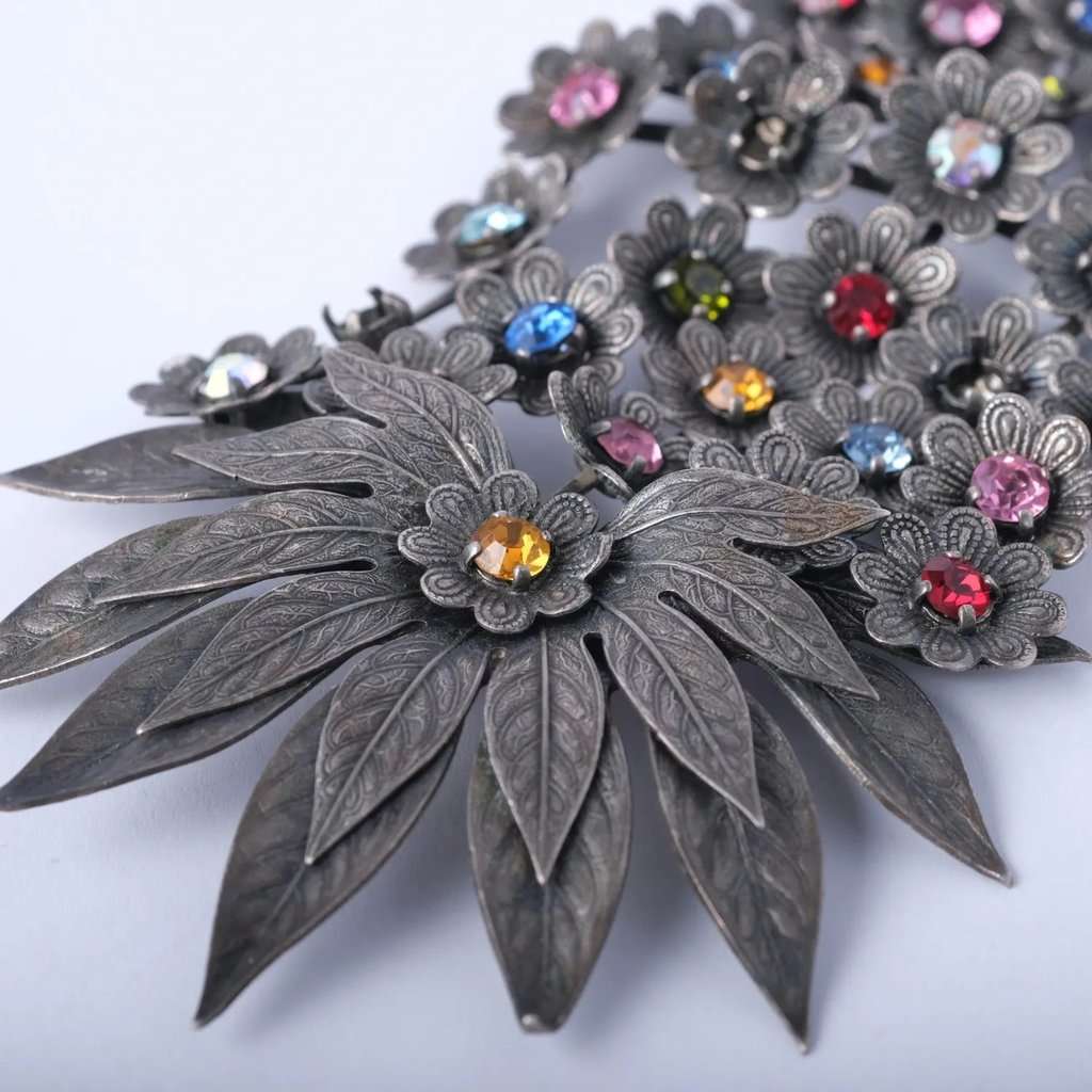 Unsigned Vintage Floral Brooch with Multicolour Crystals - '70s MultiColor Good - Box View