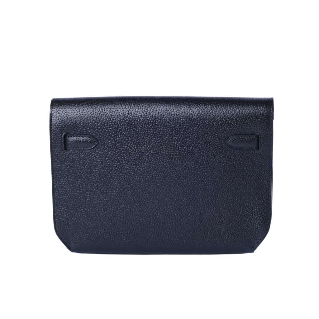 Hermès Kelly Dépêches 25 Noir Galop d’Hermès Palladium Hardware - '20s Black Leather Good - Model View