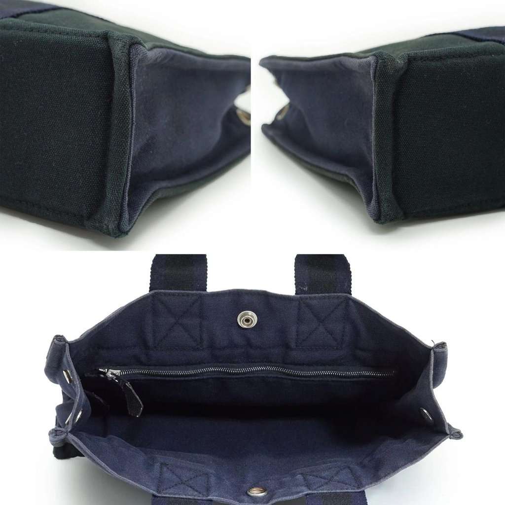 Hermes Handbag Vintage Fourre-Tout Navy Canvas Good - Model View