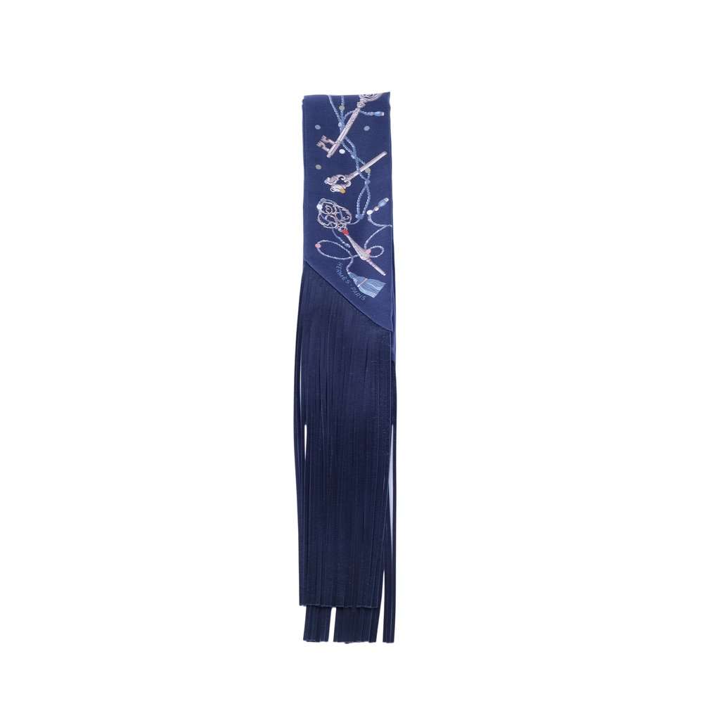 Hermès Les Clés à Pois Fringed Twilly Bleu Marine - '20s Navy Silk Good - Back View