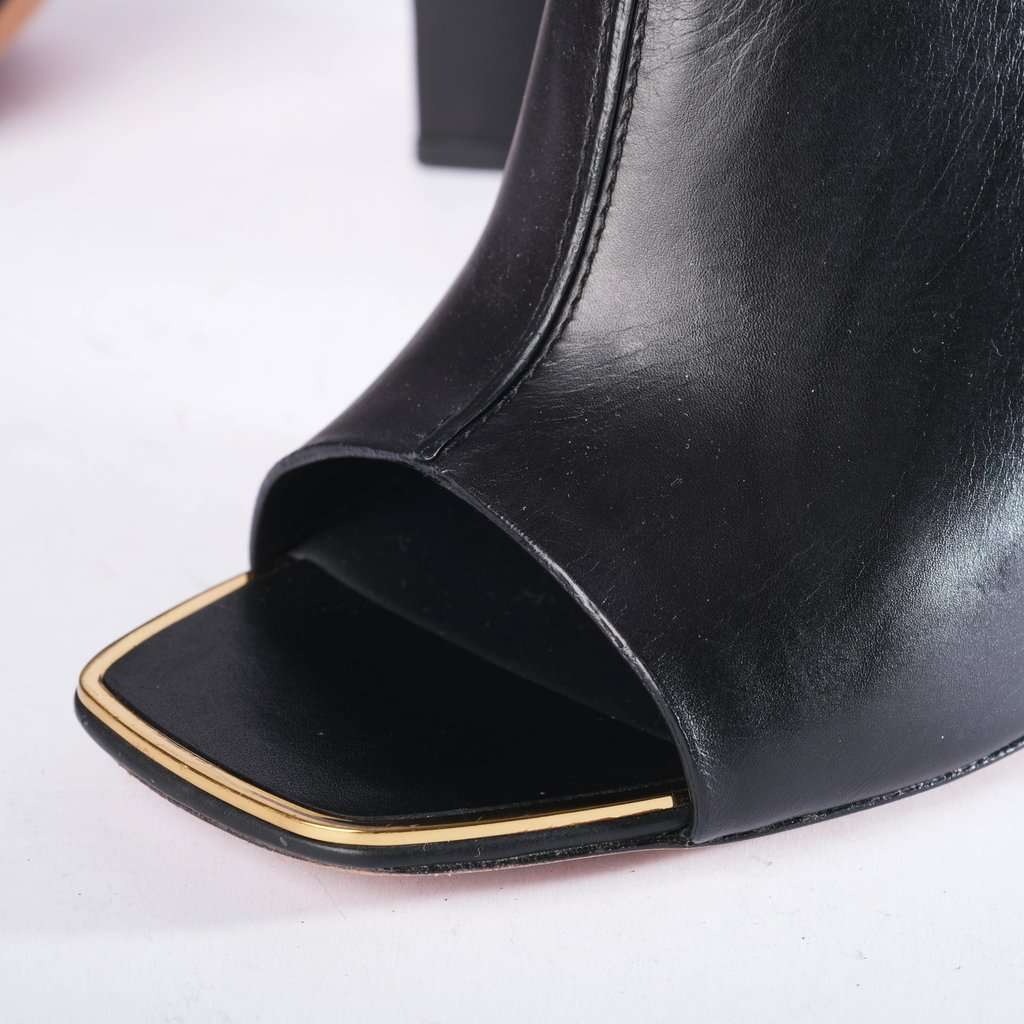 Celine Black Leather Flat Slides With Gold-Tone Details - '10s Black Leather Good - Model View