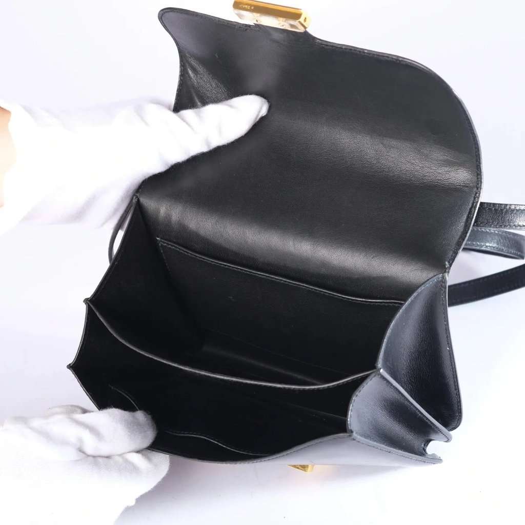 Hermès Constance 18 Black Box Calfskin Shoulder Bag - '80s Black Leather Good - Box View