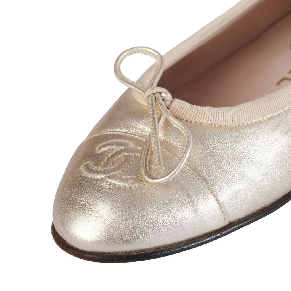 Chanel Gold Leather CC Logo Ballet Flats - '00s Gold Leather Good - Box View