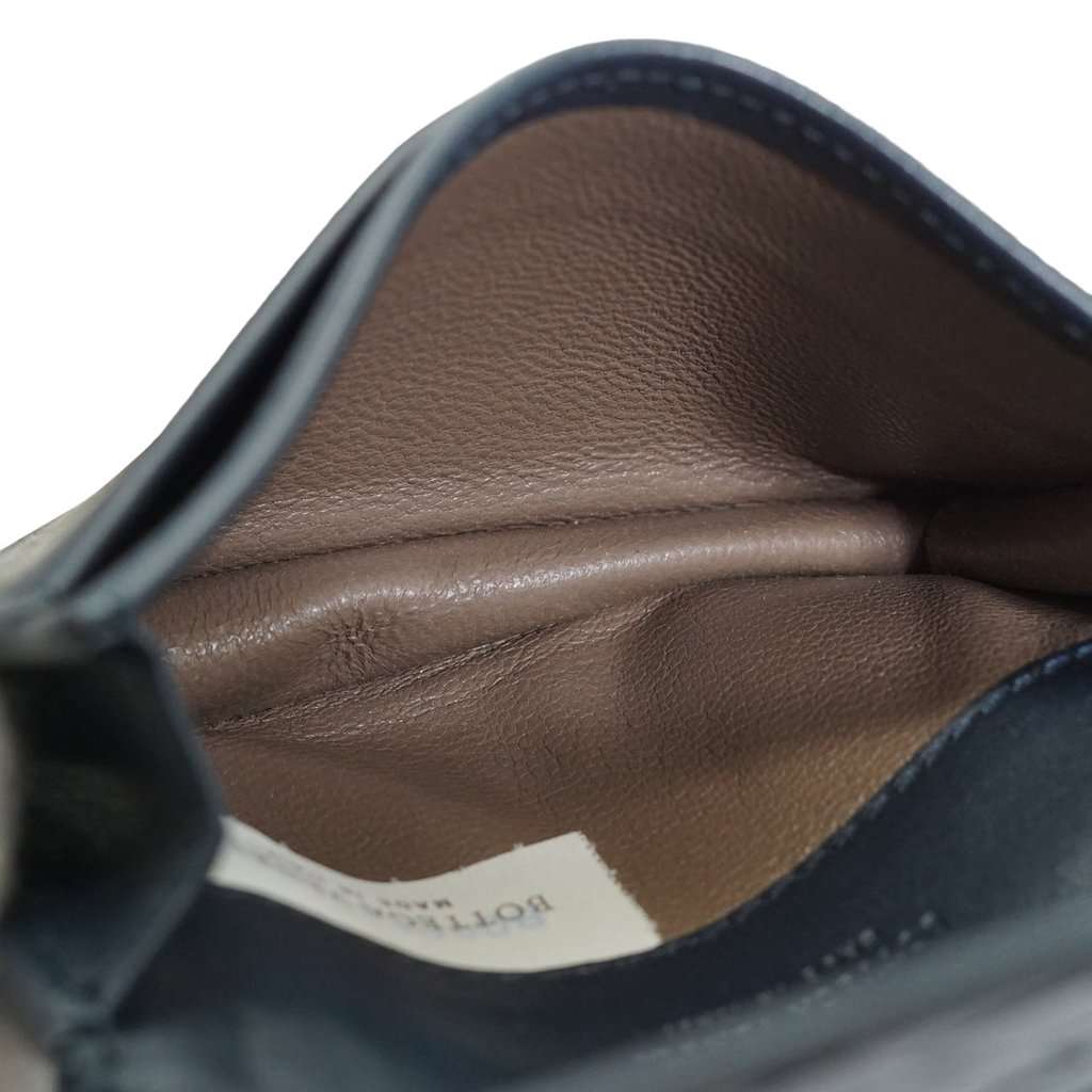 Bottega Veneta Wallet Blue Leather Good - Model View