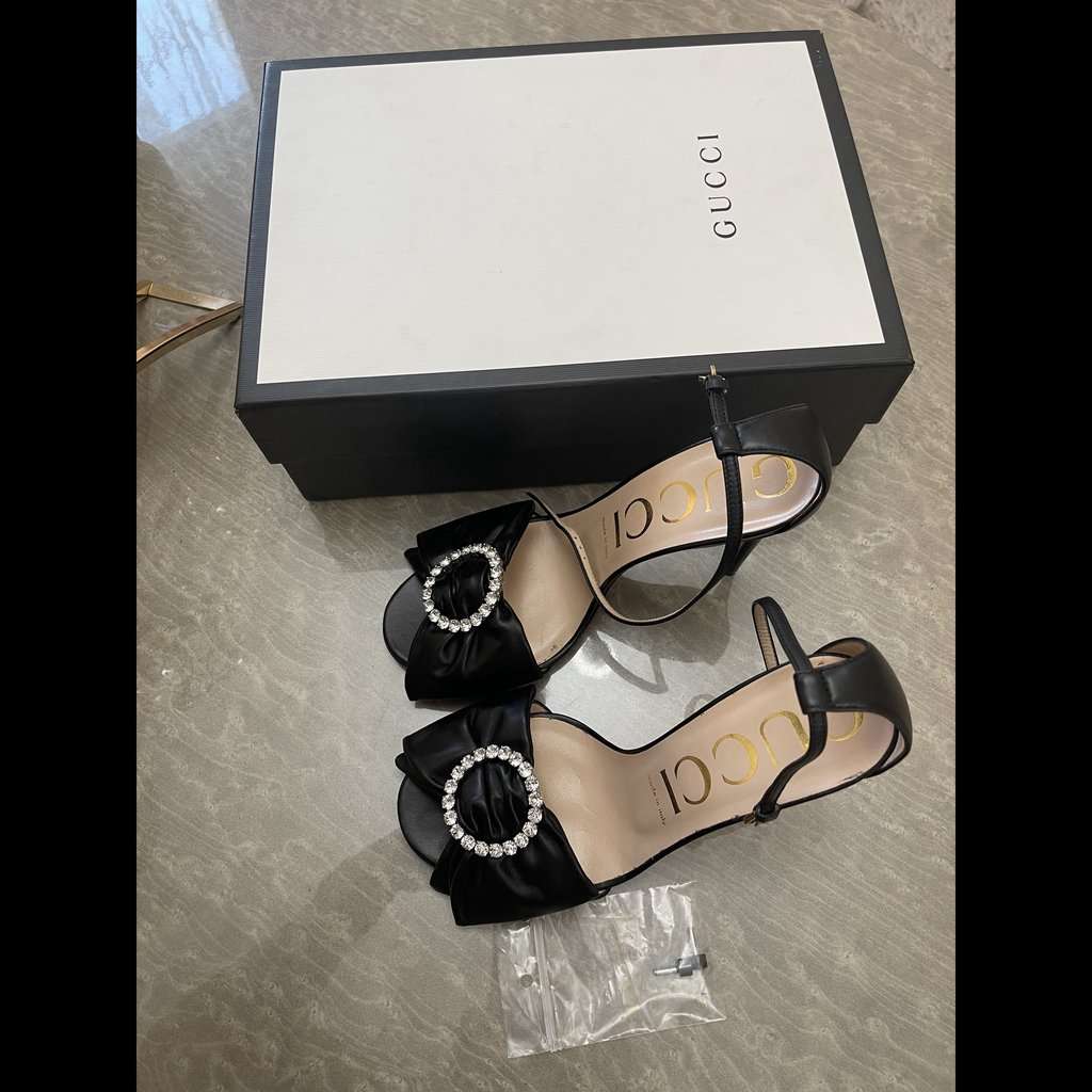 Gucci Leather Crystal Embellished Sandals Black Very good condition - Back View