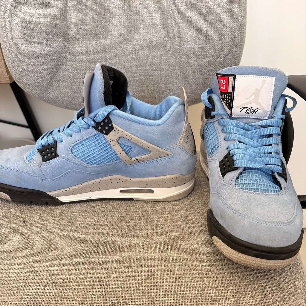 JORDAN Jordan 4 UNC Blue Good condition - Model View
