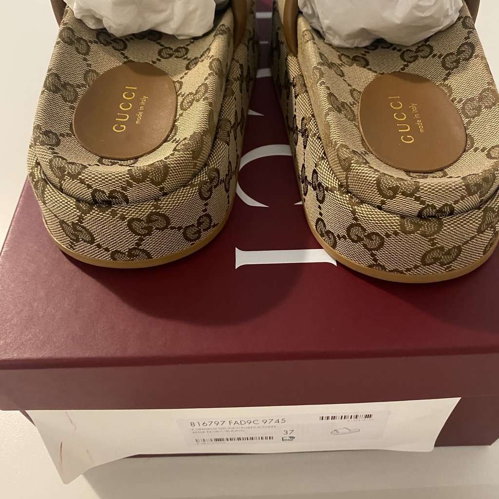 Gucci Double G Camel Canvas Never worn, with tag - Back View