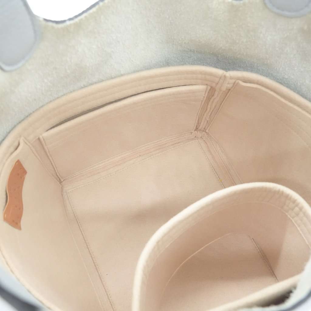 Hermès Picotin Lock 22 W White Leather Fair - Model View