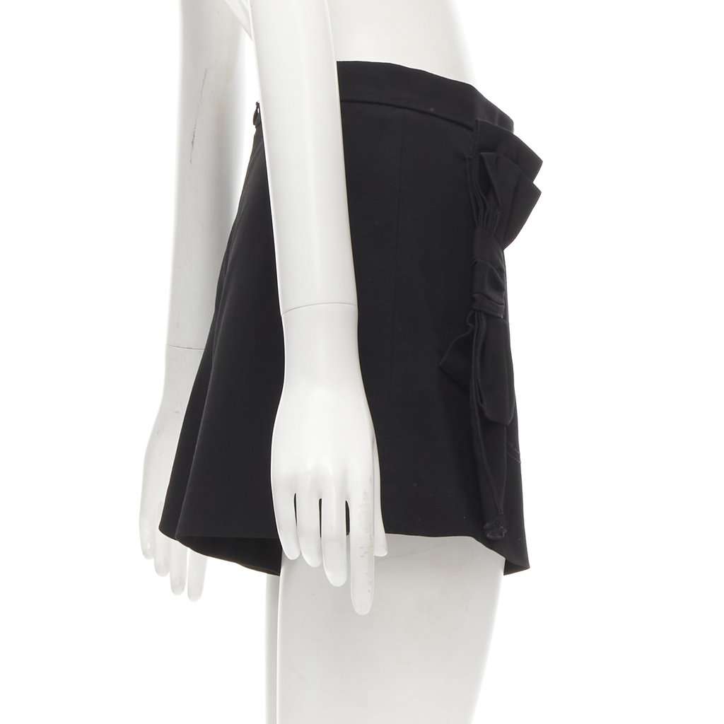 RED VALENTINO GARAVANI Bow Waist Shorts Black Viscose Never worn - Model View