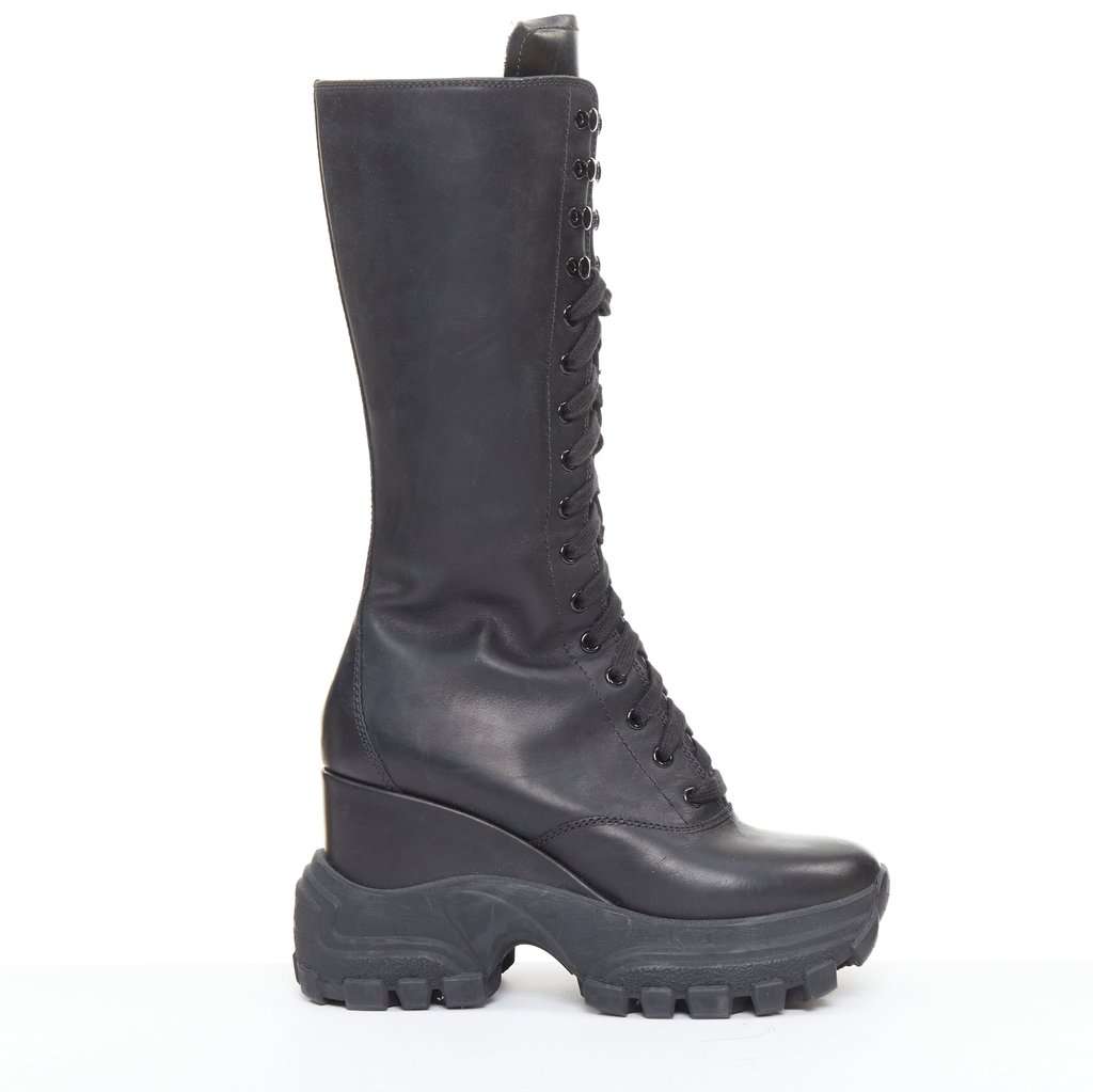 Miu Miu Black Leather Boots Black Leather Good condition - Front View