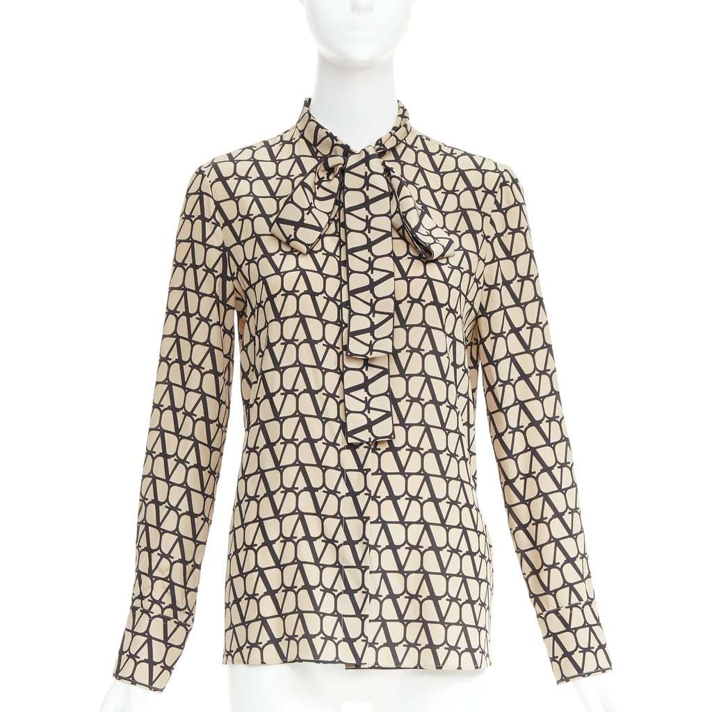 Valentino Garavani Beige Silk Top Beige Silk Very good condition - Front View