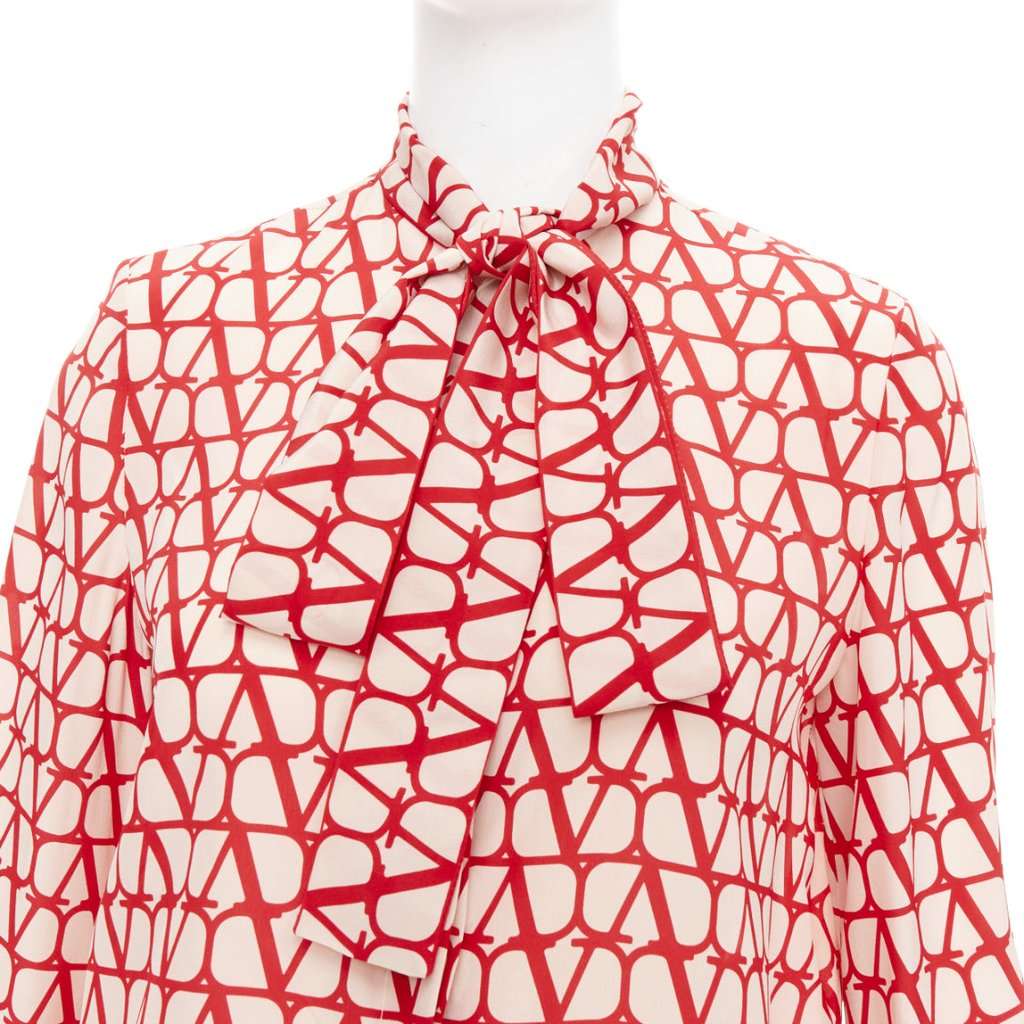 Valentino Garavani Red Silk Top Red Silk Good condition - Back View