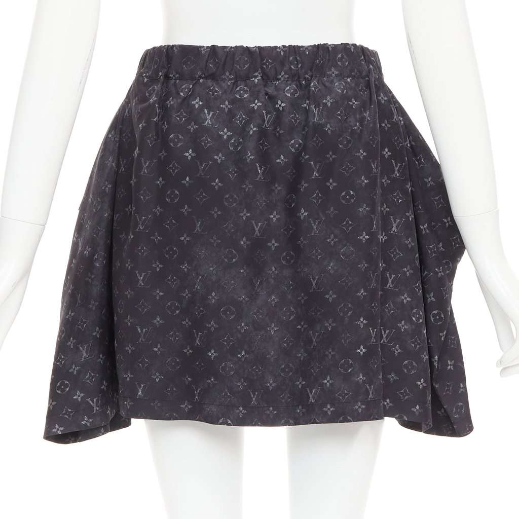 Louis Vuitton 1AAY5G Monogram Cloud Pocket Grey Silk Very good condition - Box View