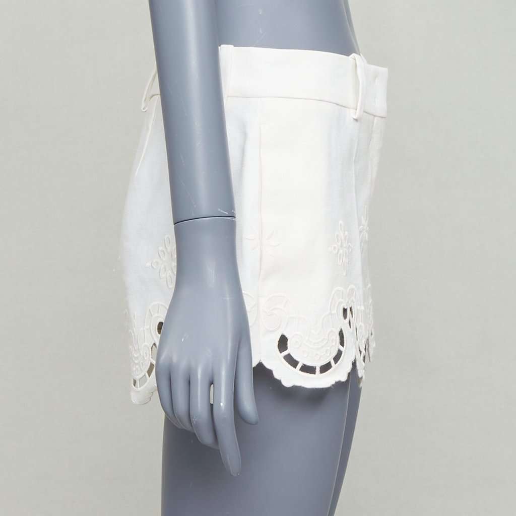 Ermanno Scervino Sangallo Scalloped Shorts Beige Cotton Very good condition - Model View
