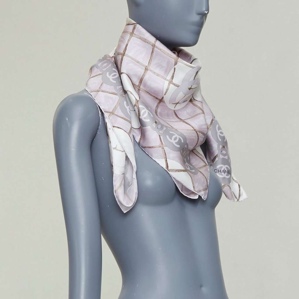 Chanel Pink Silk Scarf Pink Silk Very good condition - Inside View