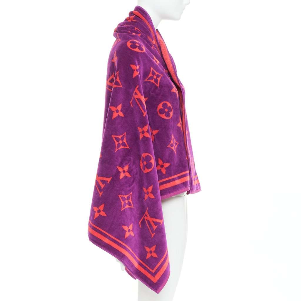 Louis Vuitton Pink Cotton Scarf Pink Cotton Very good condition - Model View