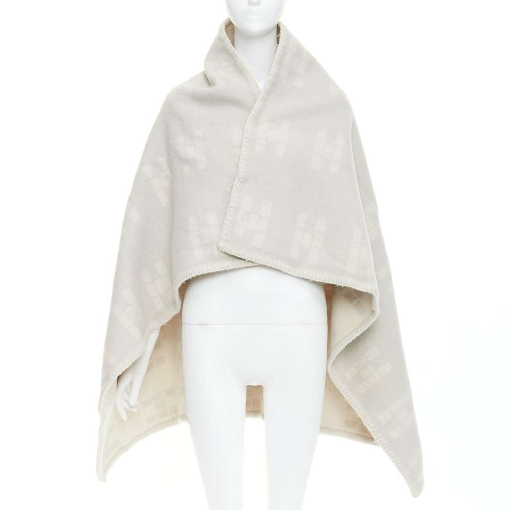 Hermès Grey Cashmere Scarf Grey Cashmere Fair condition - Back View