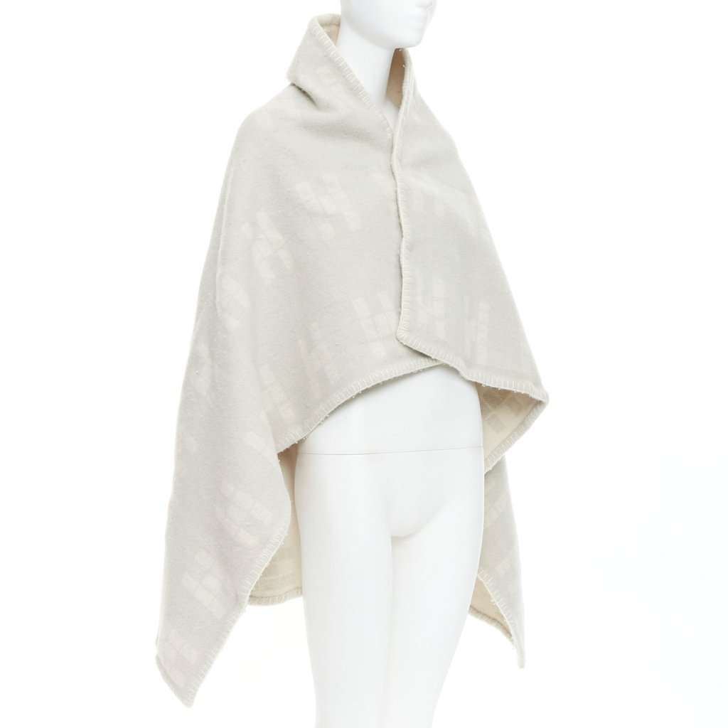 Hermès Grey Cashmere Scarf Grey Cashmere Fair condition - Inside View