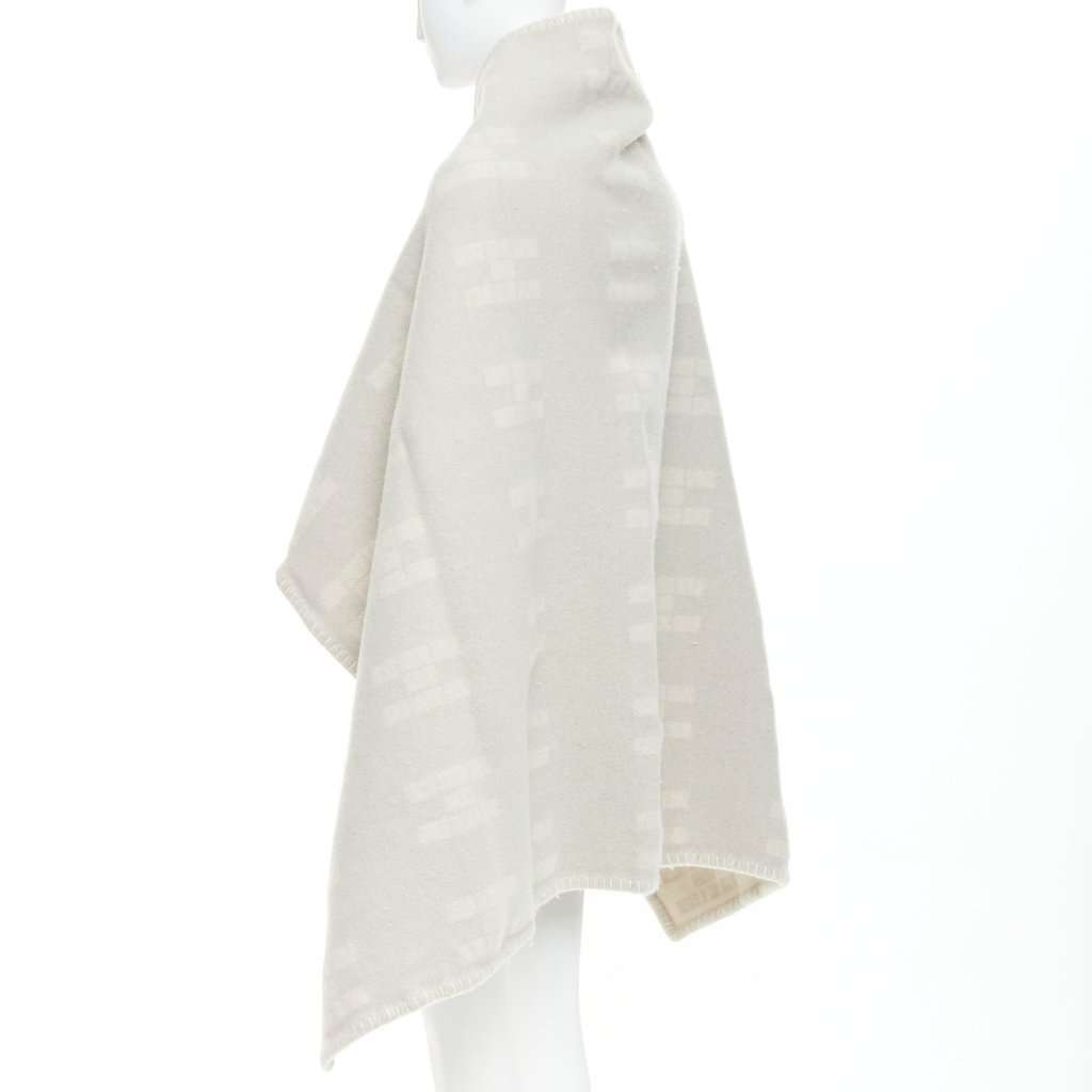 Hermès Grey Cashmere Scarf Grey Cashmere Fair condition - Box View