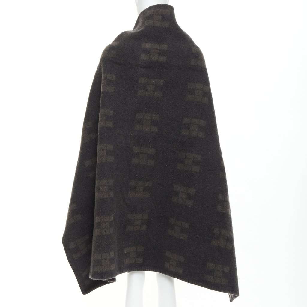 Hermès Khaki Scarf Khaki Fair condition - Back View