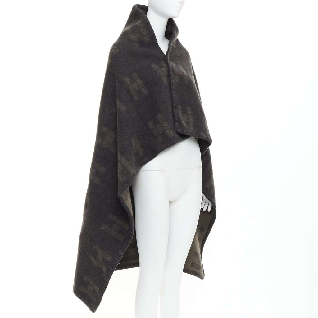 Hermès Khaki Scarf Khaki Fair condition - Inside View