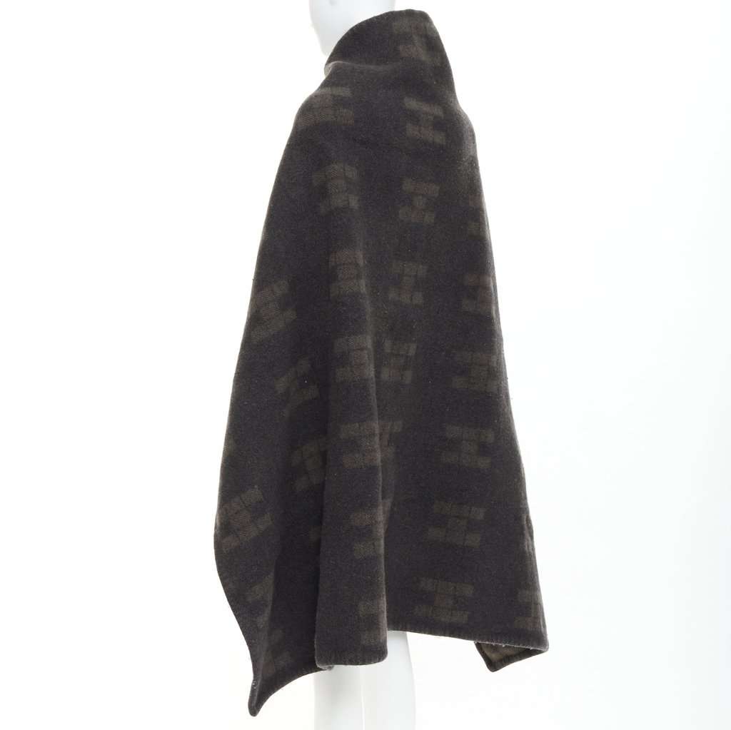 Hermès Khaki Scarf Khaki Fair condition - Box View