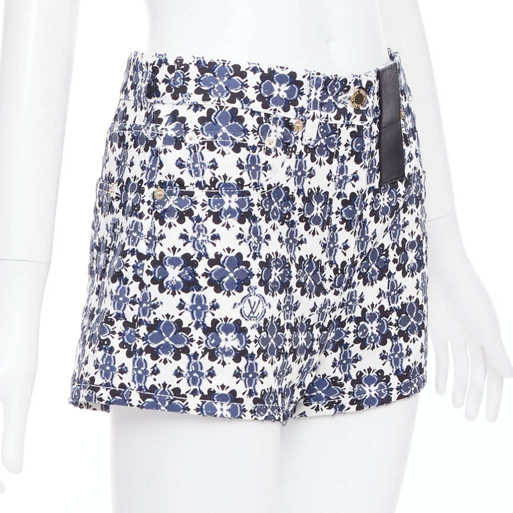 Louis Vuitton Blue Cotton Shorts Blue Cotton Very good condition - Inside View