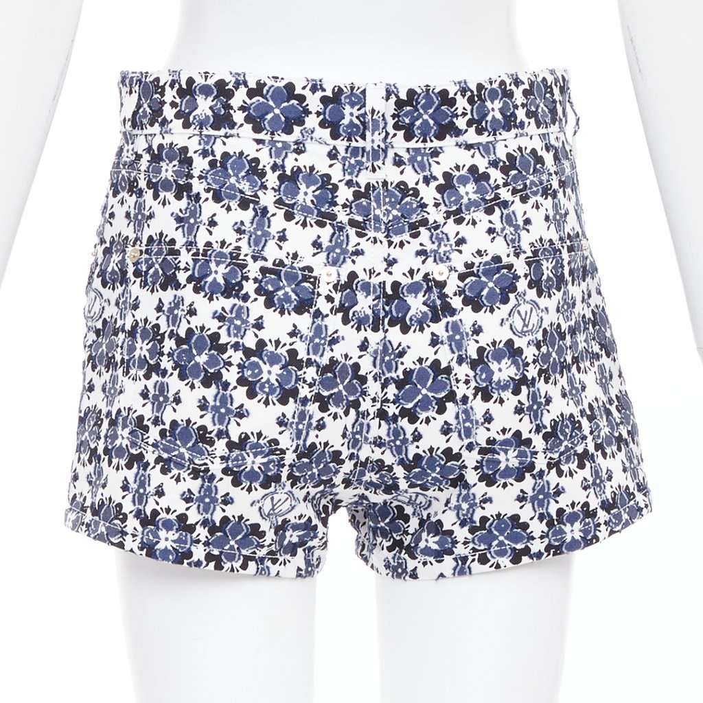 Louis Vuitton Blue Cotton Shorts Blue Cotton Very good condition - Box View