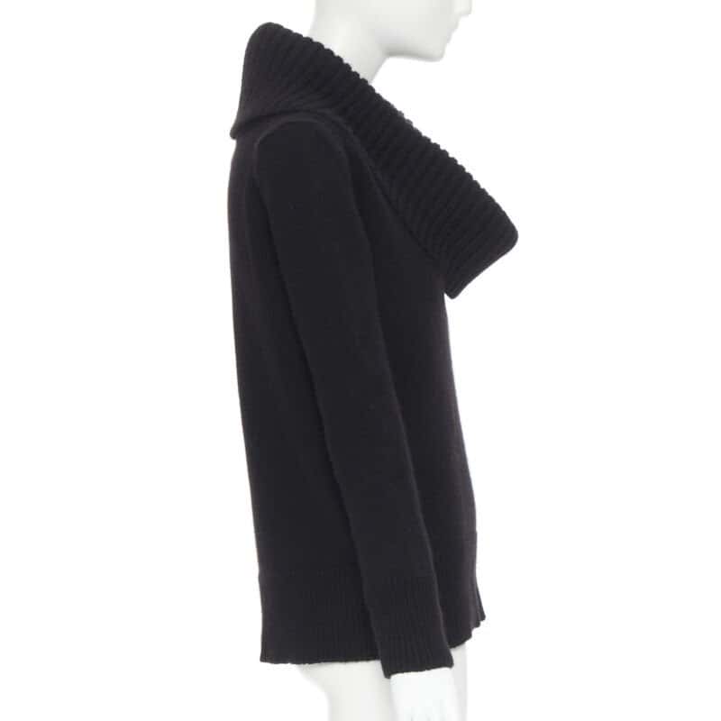 Alexander McQueen Ribbed Turtleneck Sweater Black Wool Very good condition - Model View