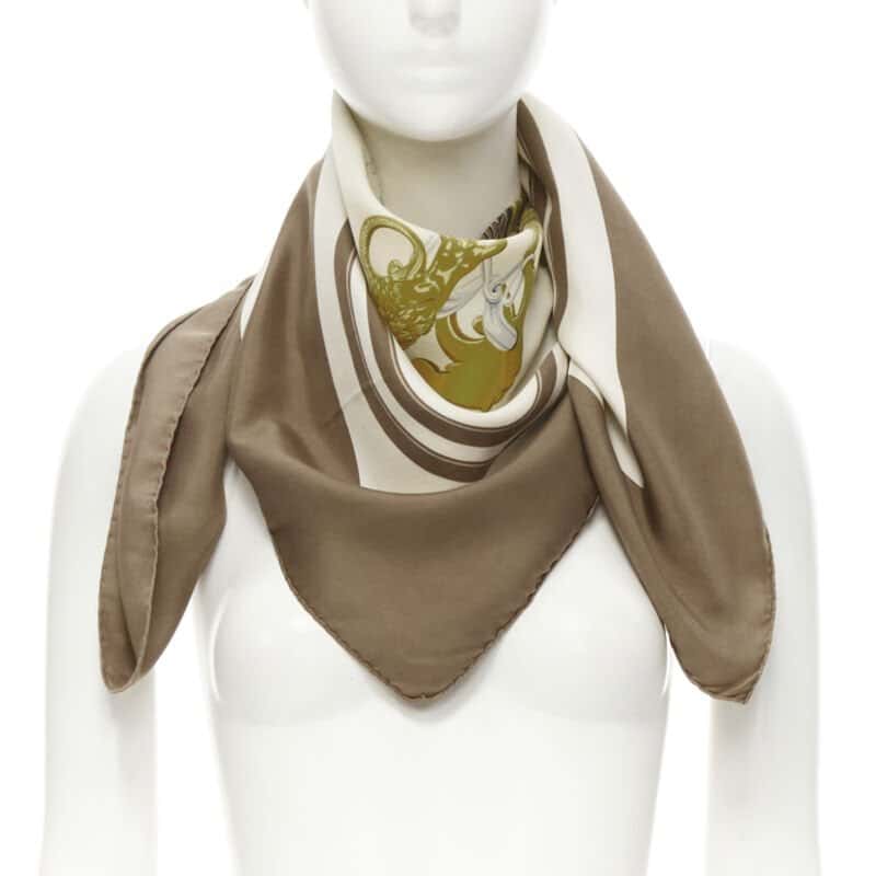 Hermès Brides Print Scarf Brown Silk Good condition - Back View