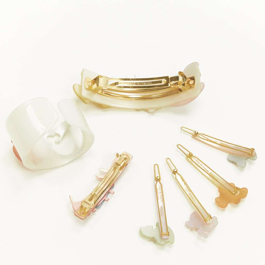 Unsigned Horse Bangle Clip MultiColor Plastic Very good condition - Box View