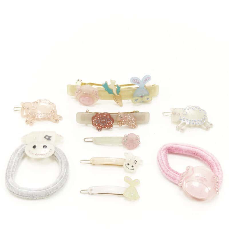 Unsigned Farm Hair Clips Other Plastic Very good condition - Front View