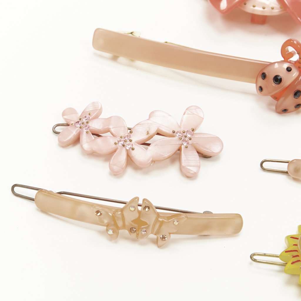 Unsigned Beetle Hair Clips Pink Plastic Very good condition - Model View