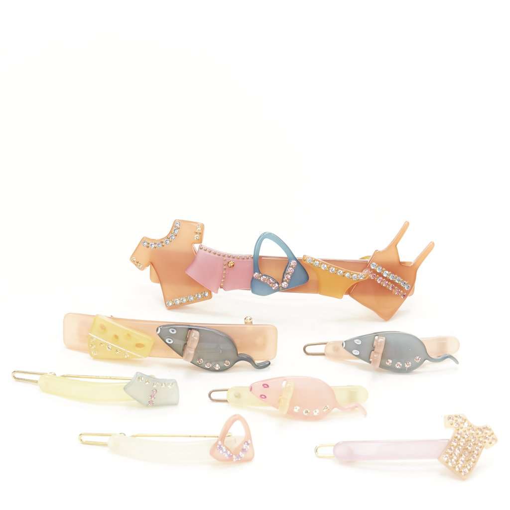 Unsigned Pastel Acrylic Clips MultiColor Plastic Very good condition - Front View