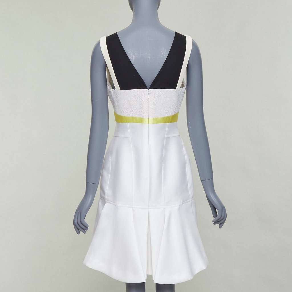 Unsigned Ecru Silk Dress Beige Silk Very good condition - Back View