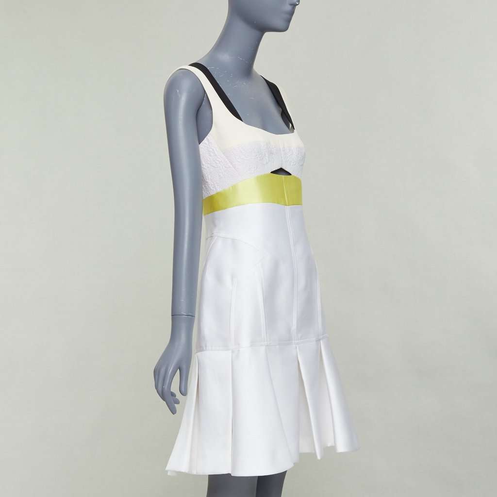 Unsigned Ecru Silk Dress Beige Silk Very good condition - Inside View