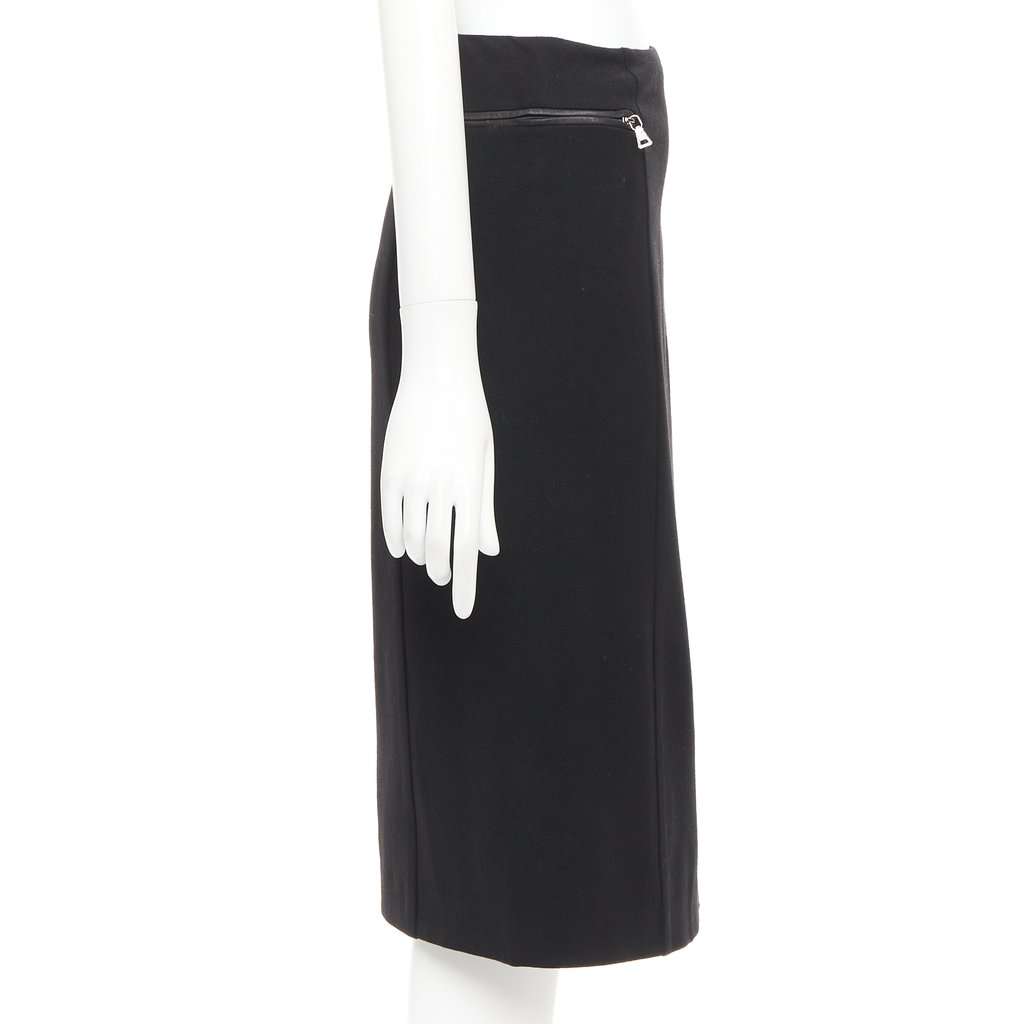 Prada Black Wool Skirt Black Wool Very good condition - Model View
